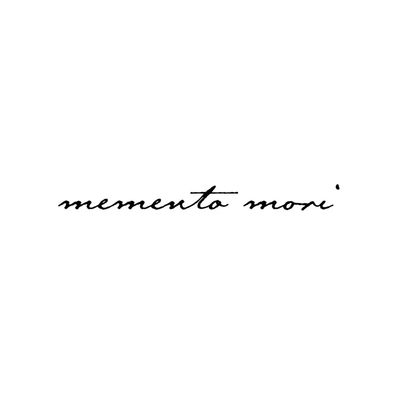 Tatuagem temporária Letras e Frases — Memento mori. Inclui frase em latim